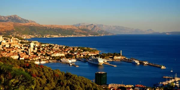 Visual ufficiale di Croatia Airlines dedicato a Spalato usato per l'annuncio dell'orario estivo 2026